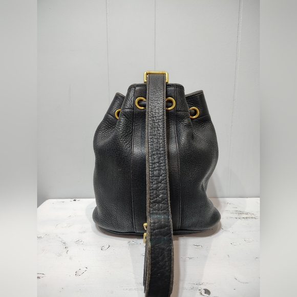 Vintage Dooney & Bourke Black Leather Drawstring Bucket Backpack Convertible Bag - Picture 6 of 16